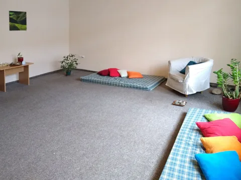 Místnost C – matrace a křeslo